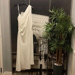 Elegant White One-Shoulder Dress